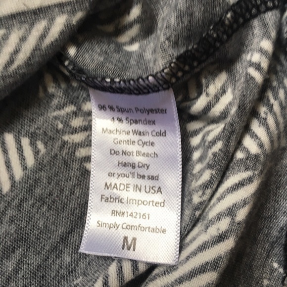 LuLaRoe Randy Tee - Picture 4 of 6